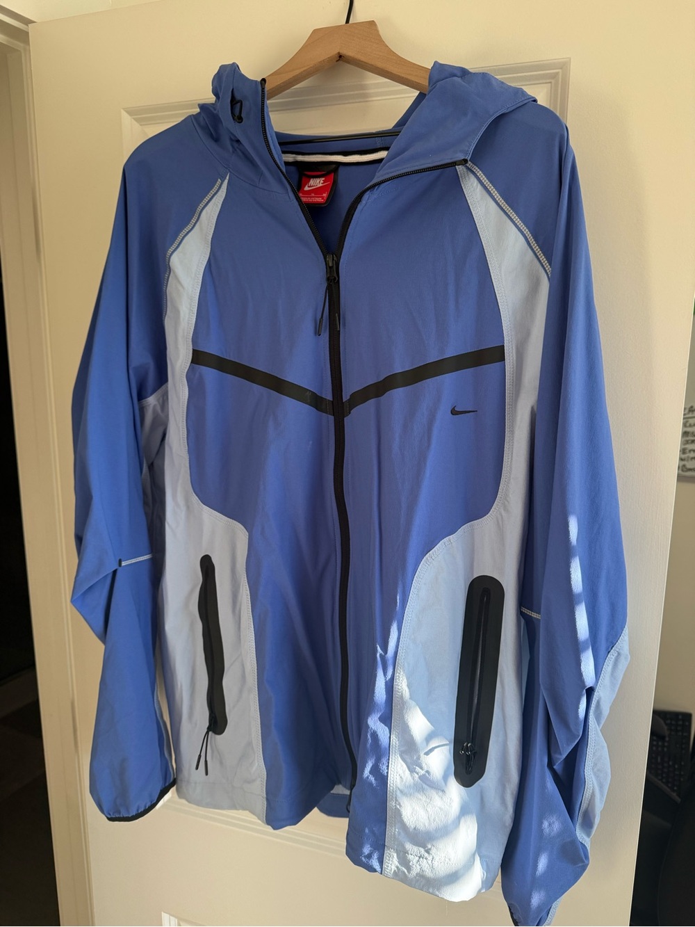 Nike Men’s Two-Tone Blue Hooded Performance Jacket